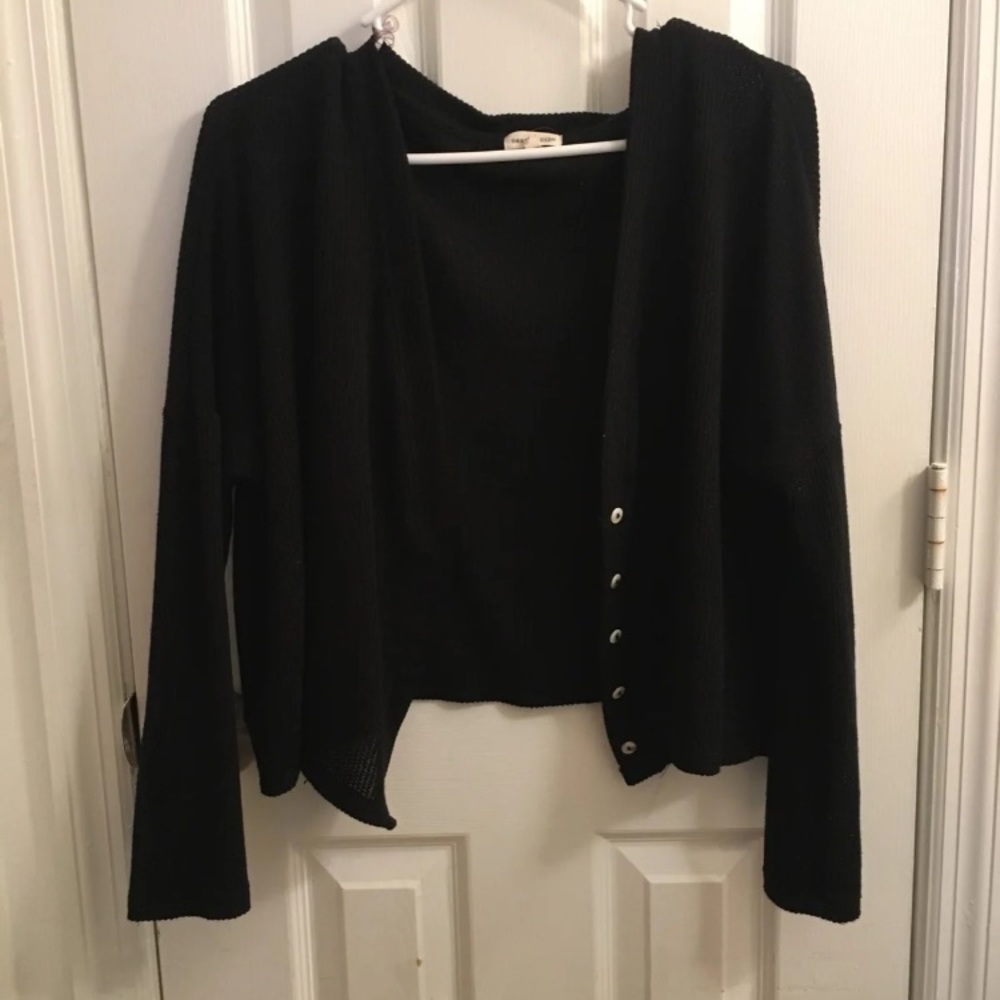 🌸Black hearts & hips cardigan